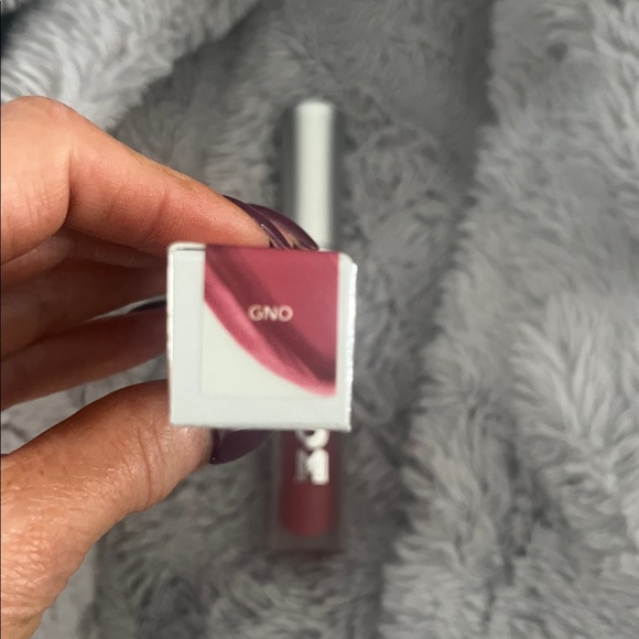 Buxom Full-On Plumping Lip Matte - GNO - Picture 2 of 8